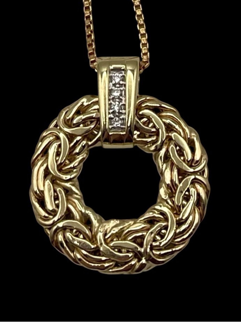 AK Atasay Kuyumculuk Turkey 14K Yellow Gold Byzantine Circle Pendant Necklace